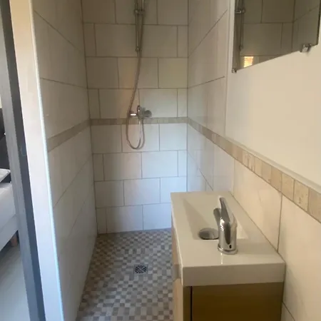 California מוטל *